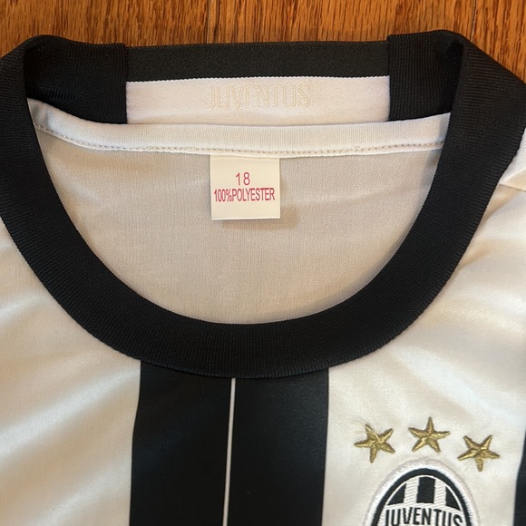 NWOT TAGS kids two pieces JUVENTUS 2016 soccer football team in size 18 kids - Picture 3 of 5